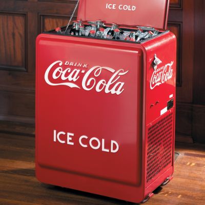 Drink Fridge Coca Cola Retro: Cool Down with Classic Style