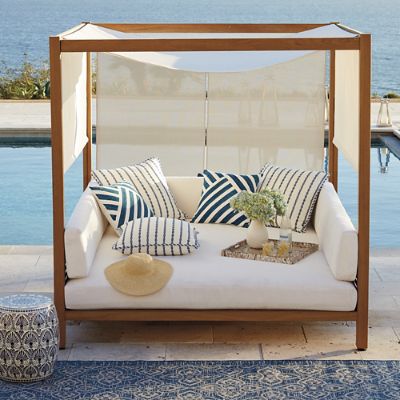 Mandabo Daybed | Frontgate