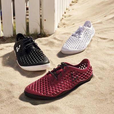 what stores sell vivobarefoot shoes