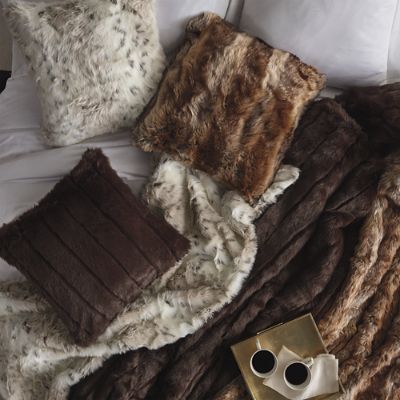 Frontgate faux 2024 fur throw