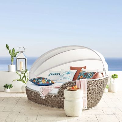 Ikos Daybed | Frontgate