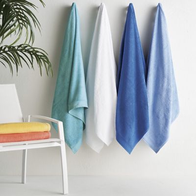 Frontgate Resort Collection™ Laguna Stripe Beach Towel