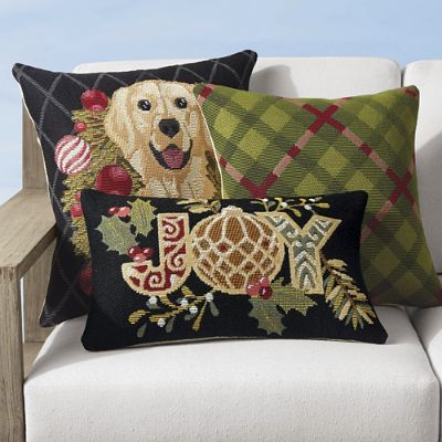 Golden retriever outlet christmas pillow