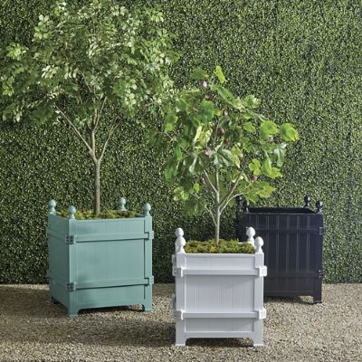 Versailles Planter & Cast-Aluminum Design with Perforated Drainage Base