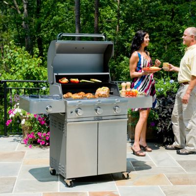 Saber 500 3burner Gas Grill with Cast Stainless Steel Lid Frontgate
