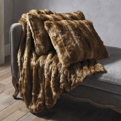 Luxury Faux Fur Throw in Coyote