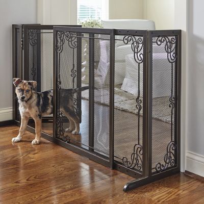 Mesh pet outlet gate with door